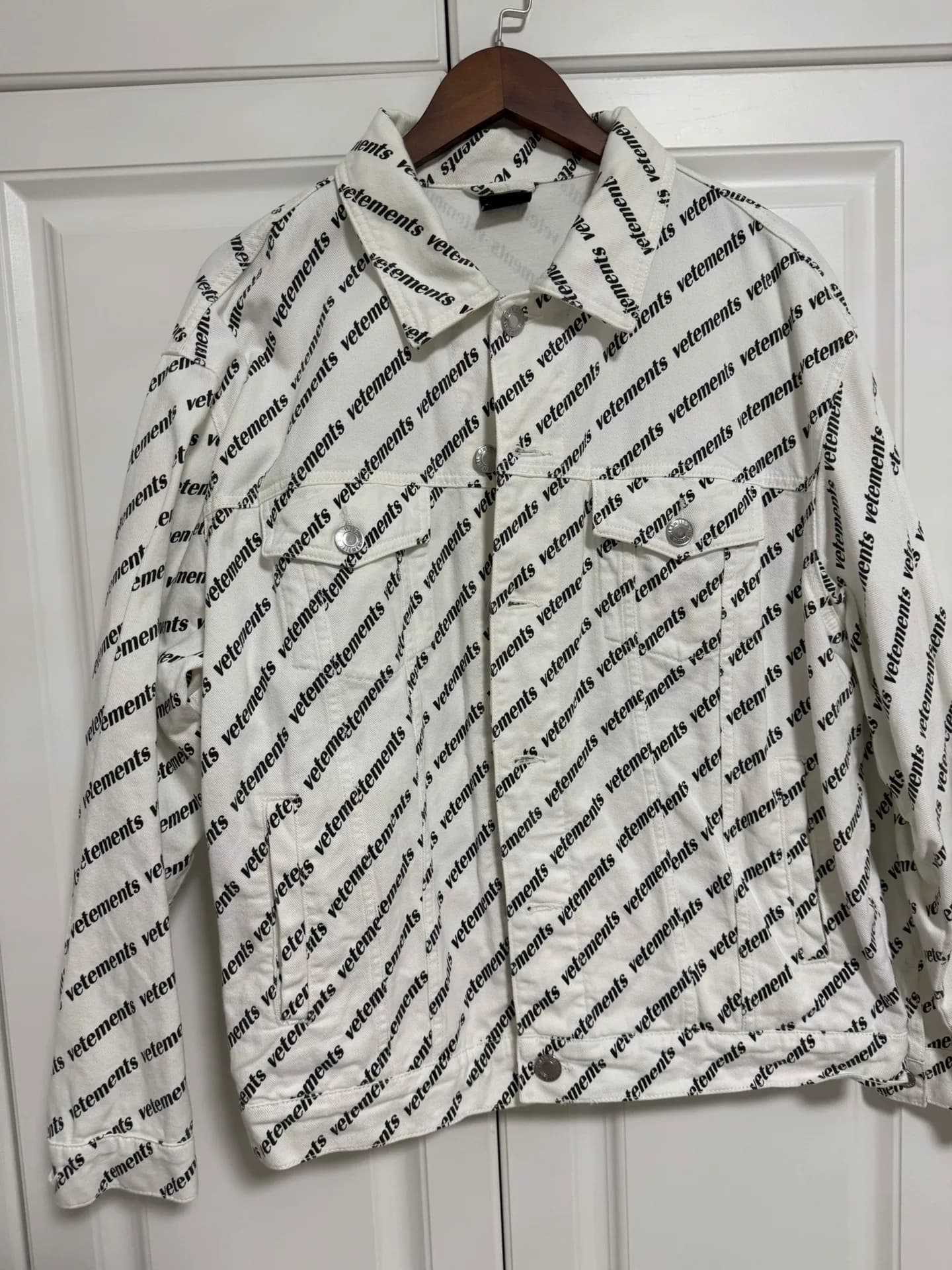 Джинсовая куртка VETEMENTS, размер L