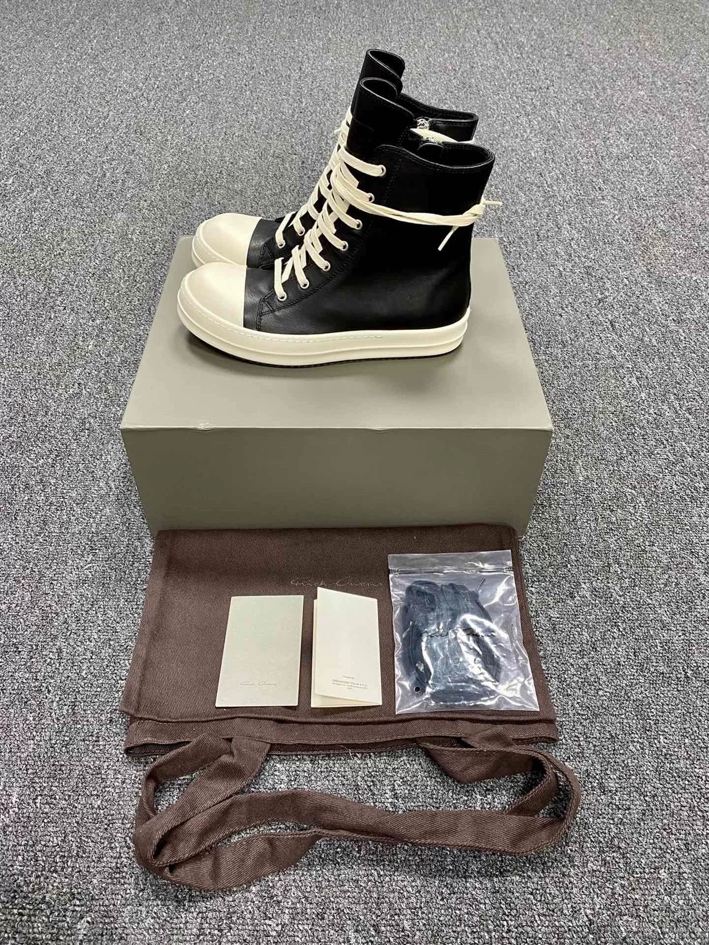 Модель RO Owens Rickowens main line с высоким берцем в классическом стиле с арбузной головкой "черный