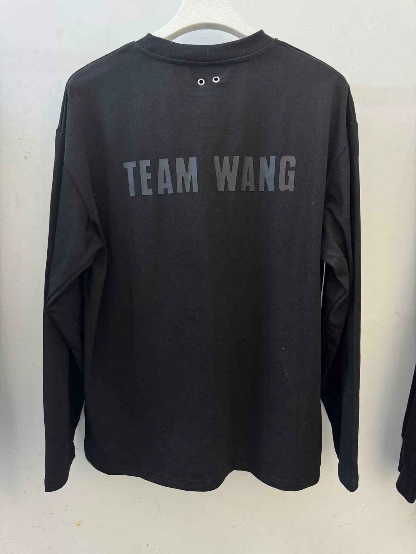 Корейская версия TEAM Jiaer WANG с такой же силиконовой футболкой с длинными рукавами и надписью