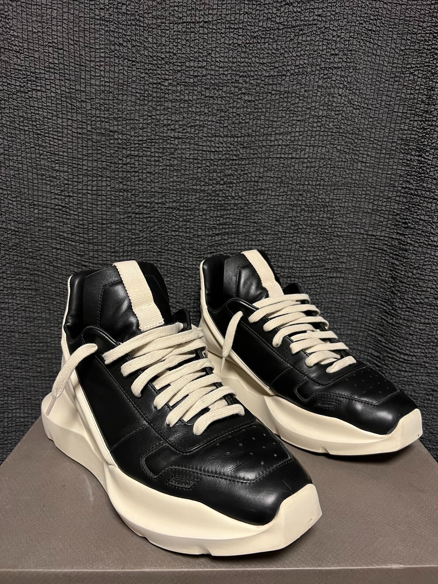 【ПРОДАНО】 Новая спортивная кожаная майка main line от Rick Owen на толстой подошве