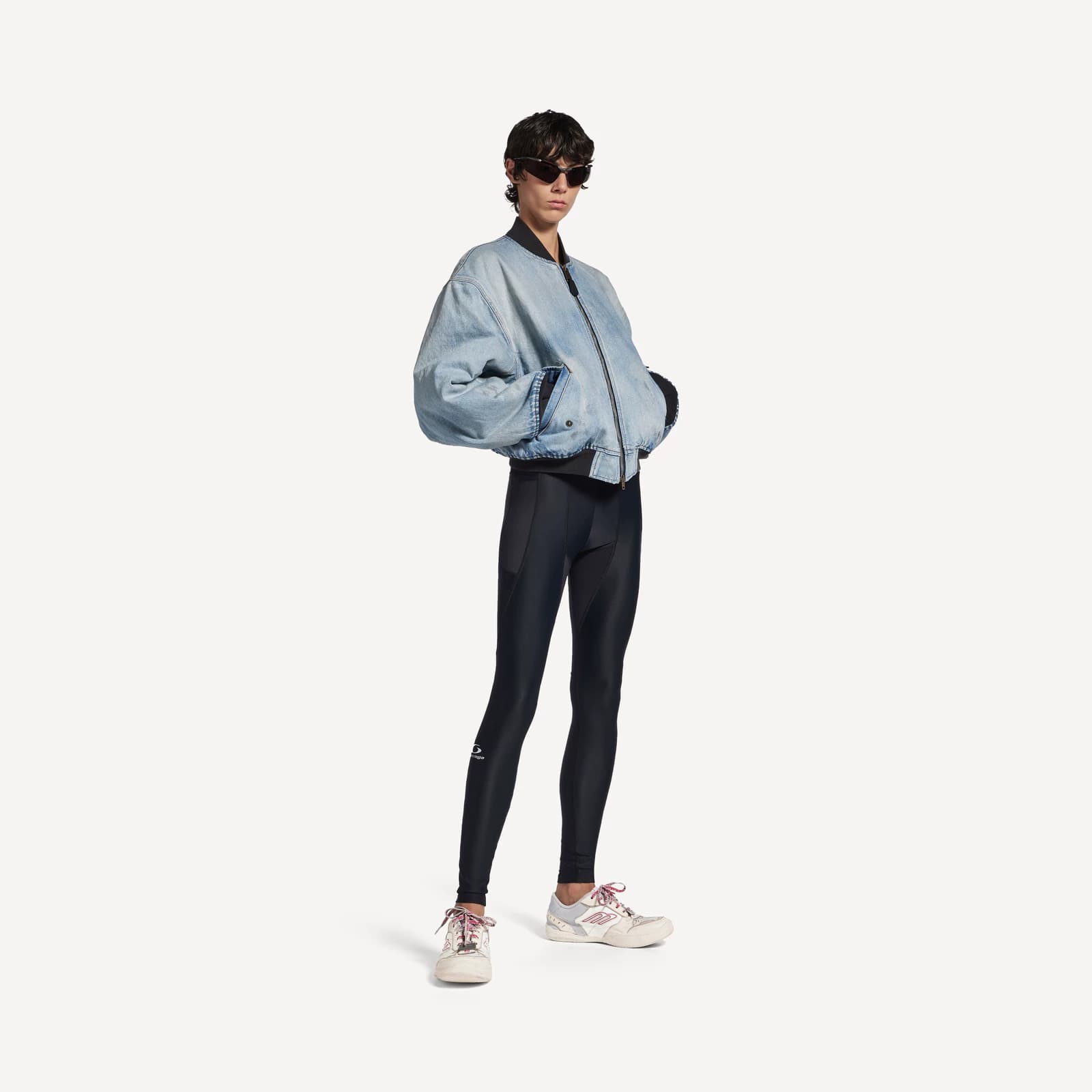 BALENCIAGA Женские кроссовки Balenciaga ВЕСНА 26 В ХЭМПТОНЕ, ПОНОШЕННЫЕ, в меру потрепанные