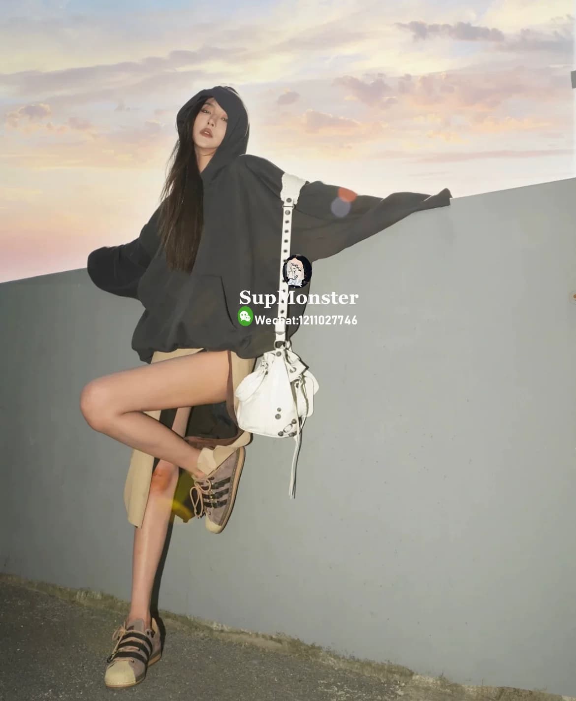 Покупка мотоциклетной сумки-ведерка Balenciaga 22Fw Balenciaga Le Cagole Bucket XS