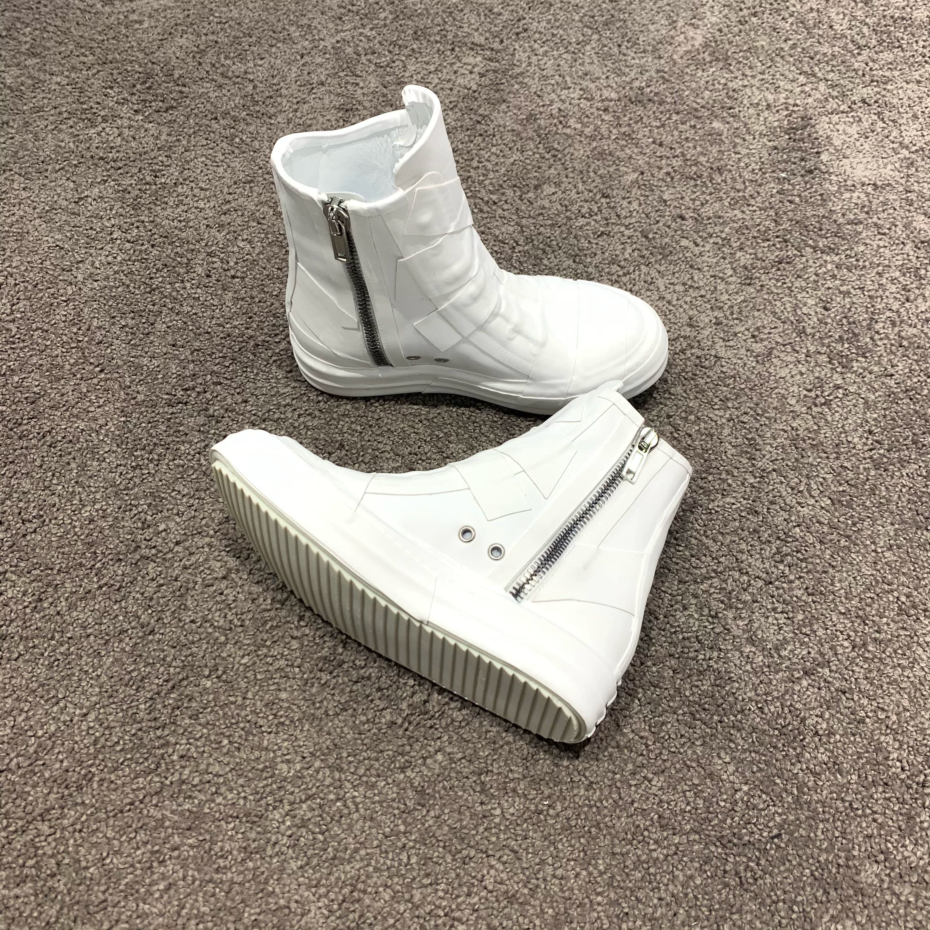 Спортивные кроссовки Rick Owens RP20F2870 с высоким берцем и белой боковой застежкой-молнией Rick Owens с белой боковой застежкой-молнией