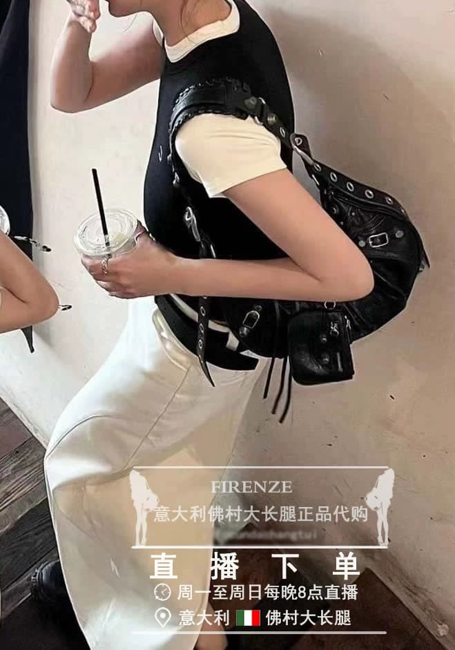 Мотоциклетная сумка Balenciaga Balenciaga Le cagoleXS из крокодиловой кожи со стразами Balenciaga Le cagoleXS