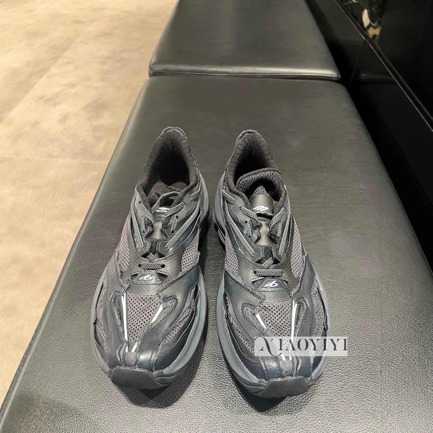 Скидка 15% на мужскую спортивную обувь Balenciaga Balenciaga Jet, новинка 26 года, при покупке повседневной обуви на толстой подошве в Европе.