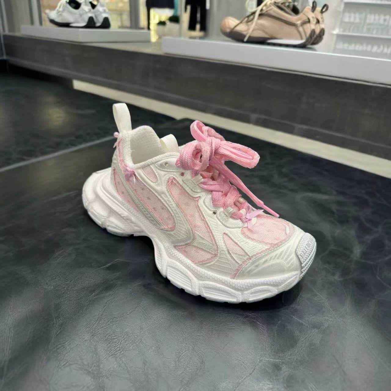 Balenciaga/Женская повседневная спортивная обувь Balenciaga, коллекция 2026 года, осень-зима, натуральная кожа, 734731W3X