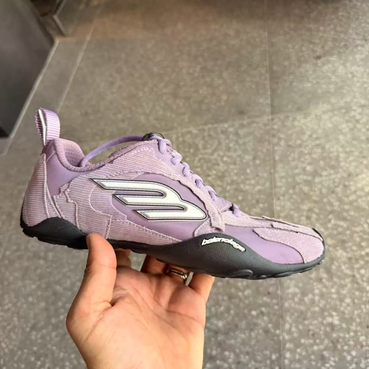 Женские кроссовки Balenciaga Mondy 853508, цена 7.14по цене
