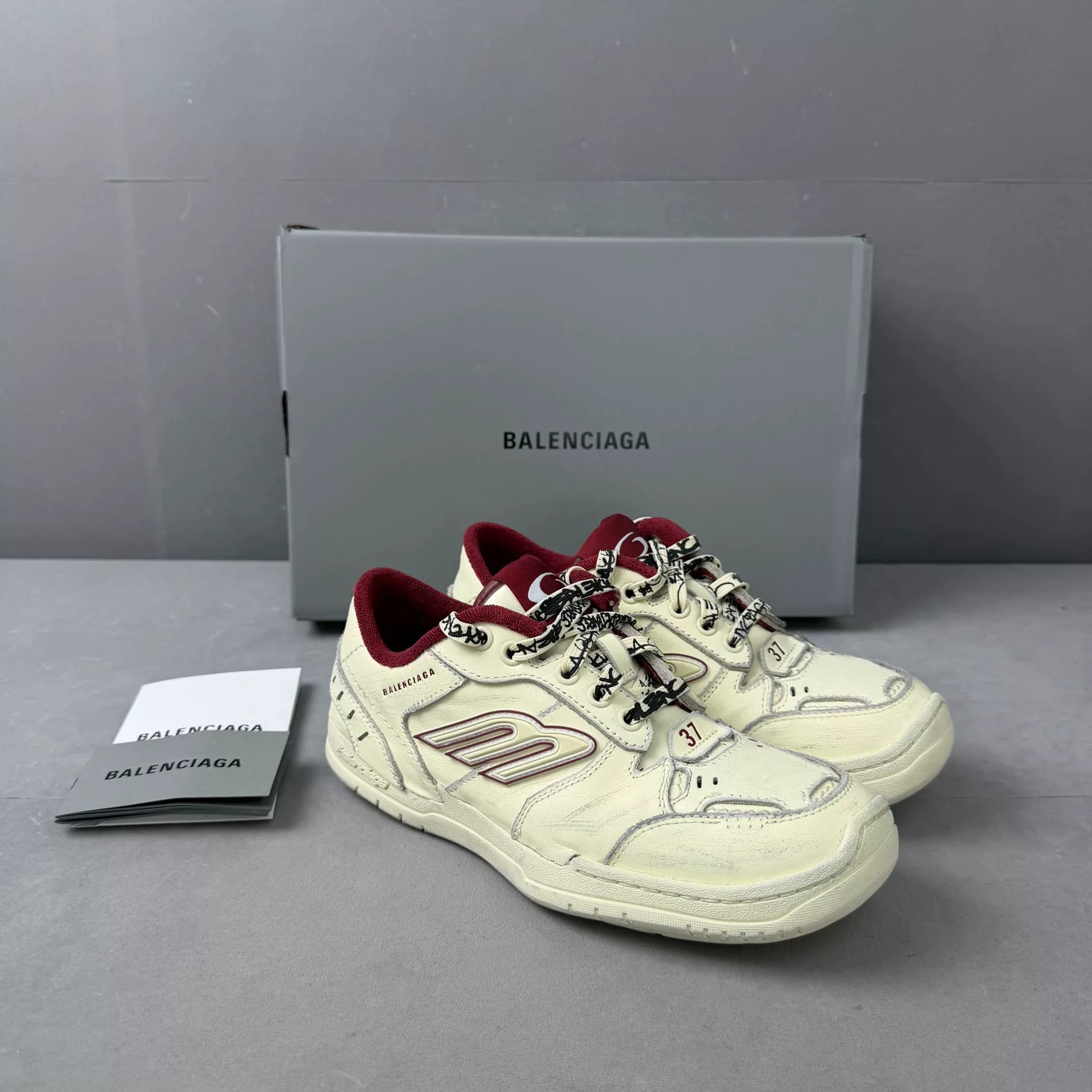 Кроссовки Balenciaga Balenciaga new Hamptons - Изношенные кроссовки