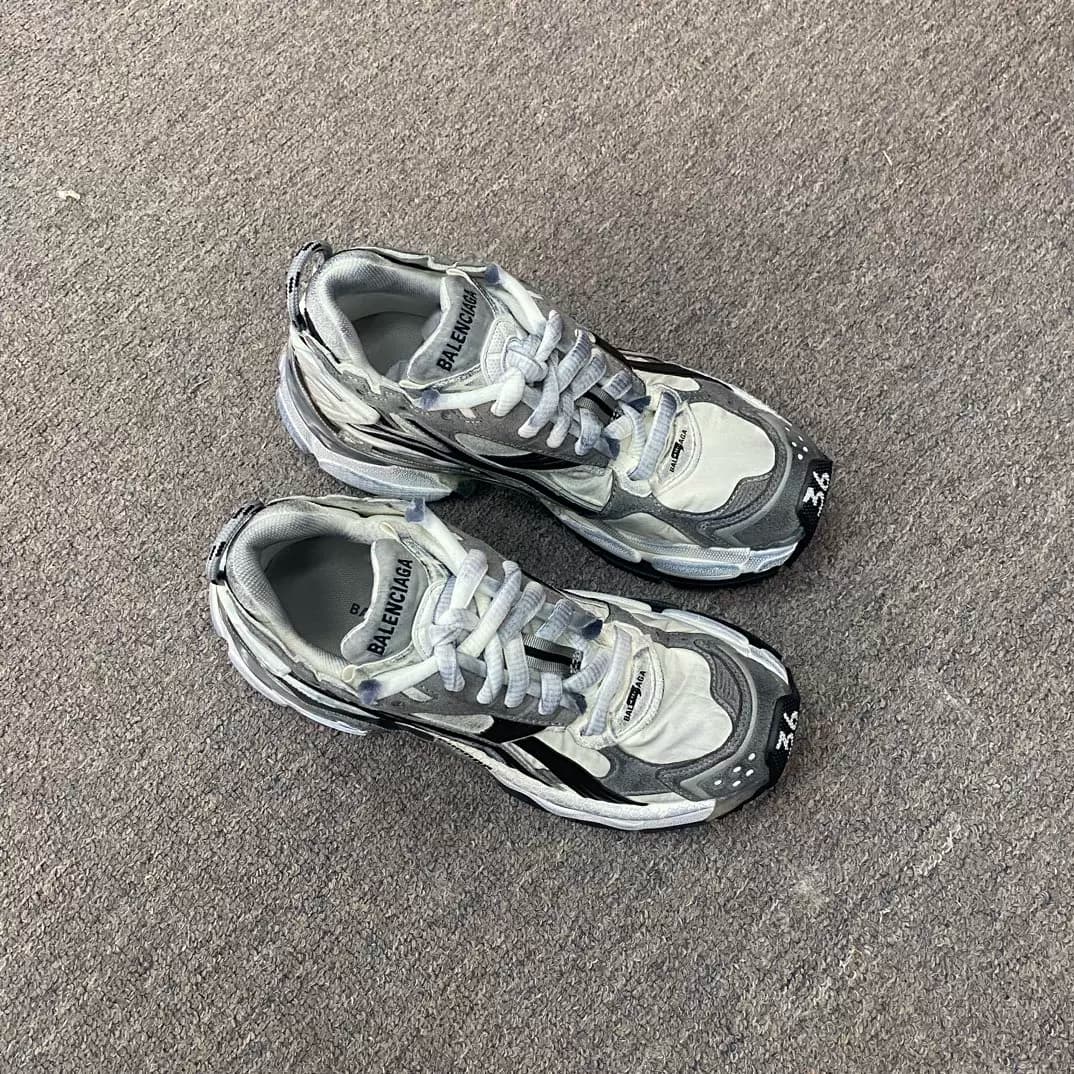 Знаменитая женская спортивная обувь Balenciaga Runner в консервированном виде 772767W3RNY