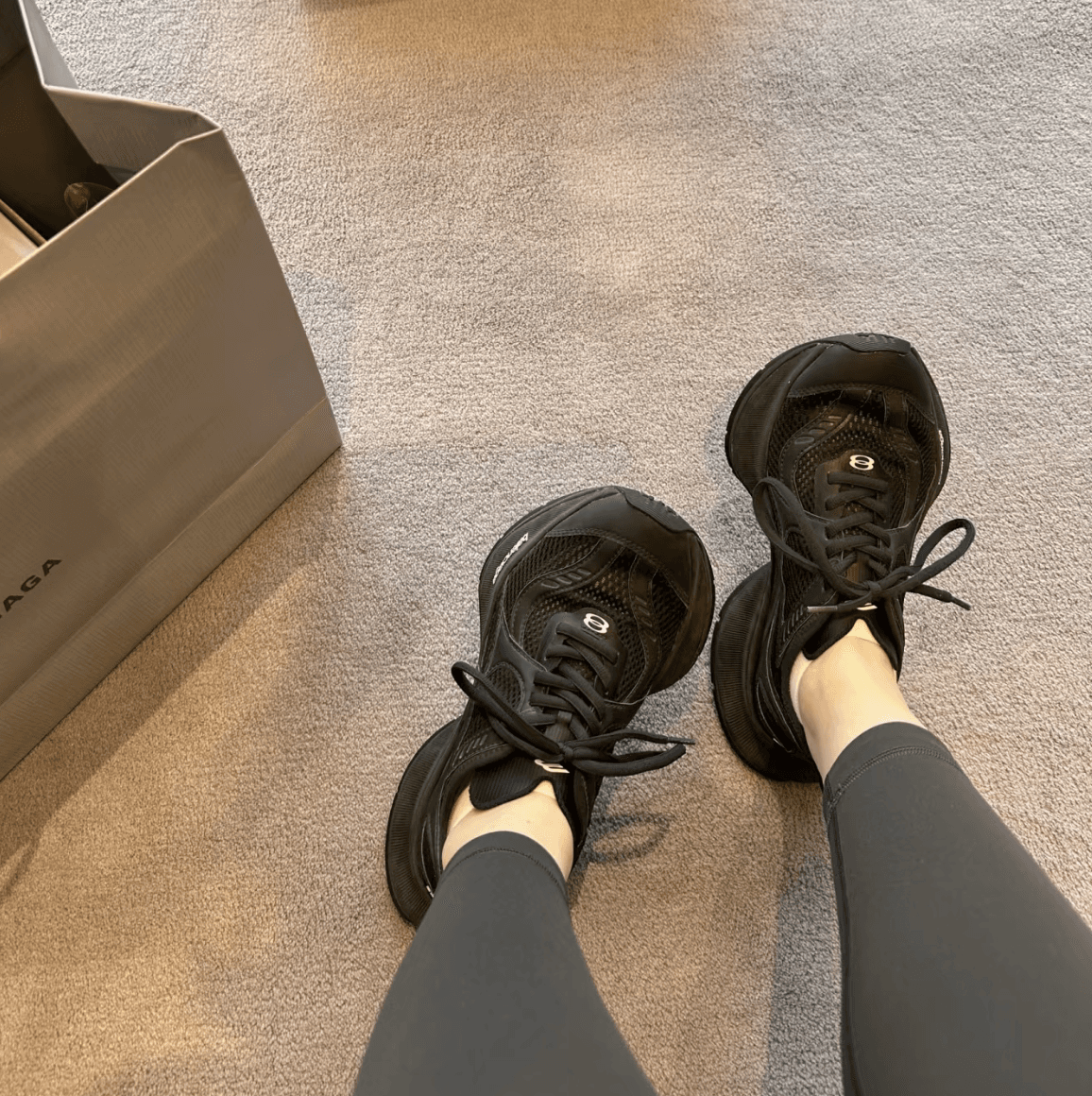 Специальное предложение Balenciaga/Легкие кроссовки Balenciaga Circuit черного цвета с потертостями 793944