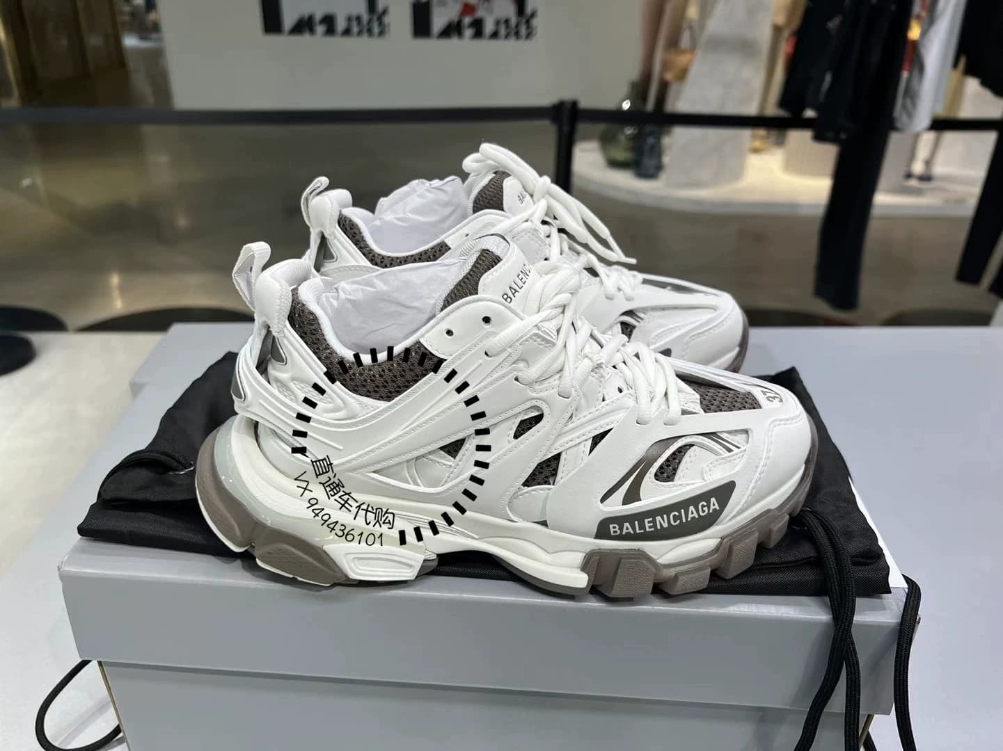 Покупка новых белых спортивных кроссовок на ремешках Balenciaga/Balenciaga 23 сезона весна-лето