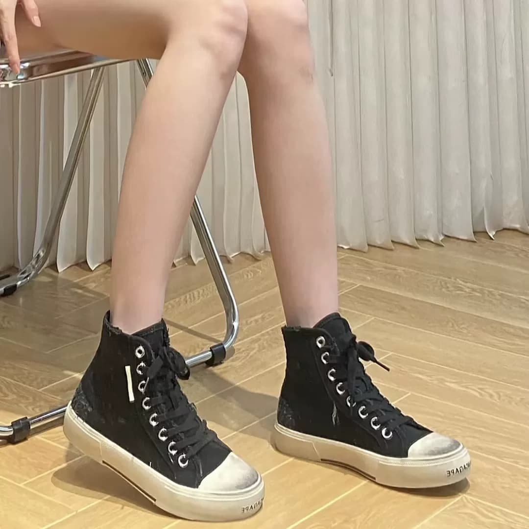 Balenciaga Balenciaga Paris рваные черно-белые парусиновые кроссовки с высоким берцем из потертой резины