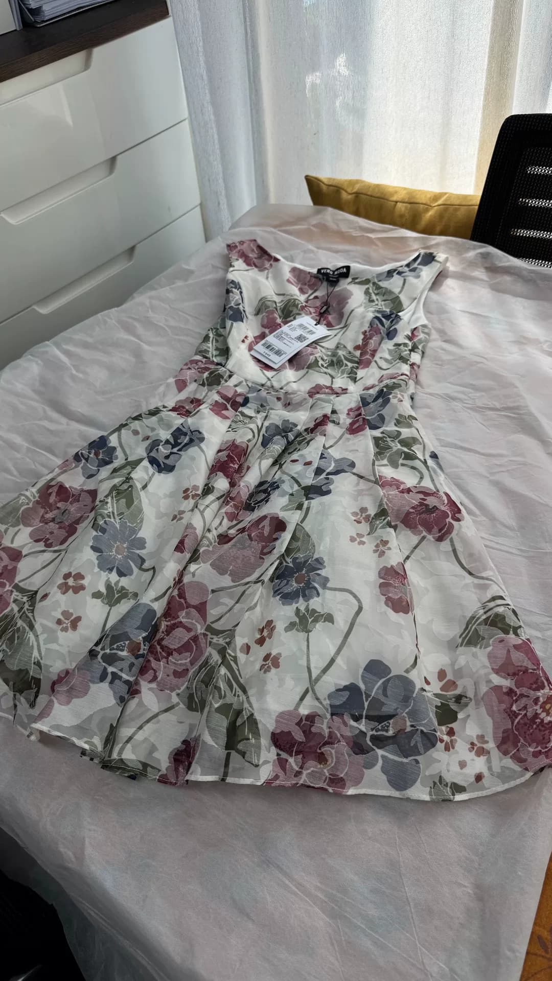 Подлинное новое платье от VERO MODA с биркой, CHICAGO S/
