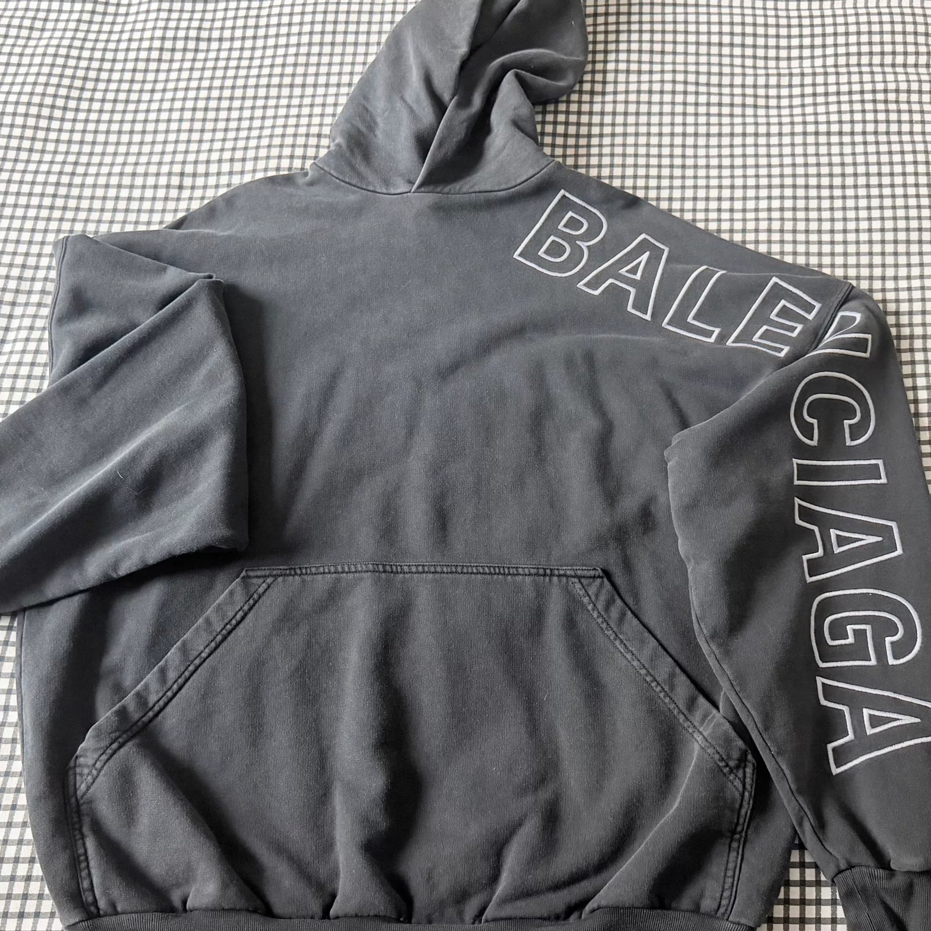 Balenciaga Черный свитер с капюшоном Balenciaga, размер 1 S, брюки сбоку