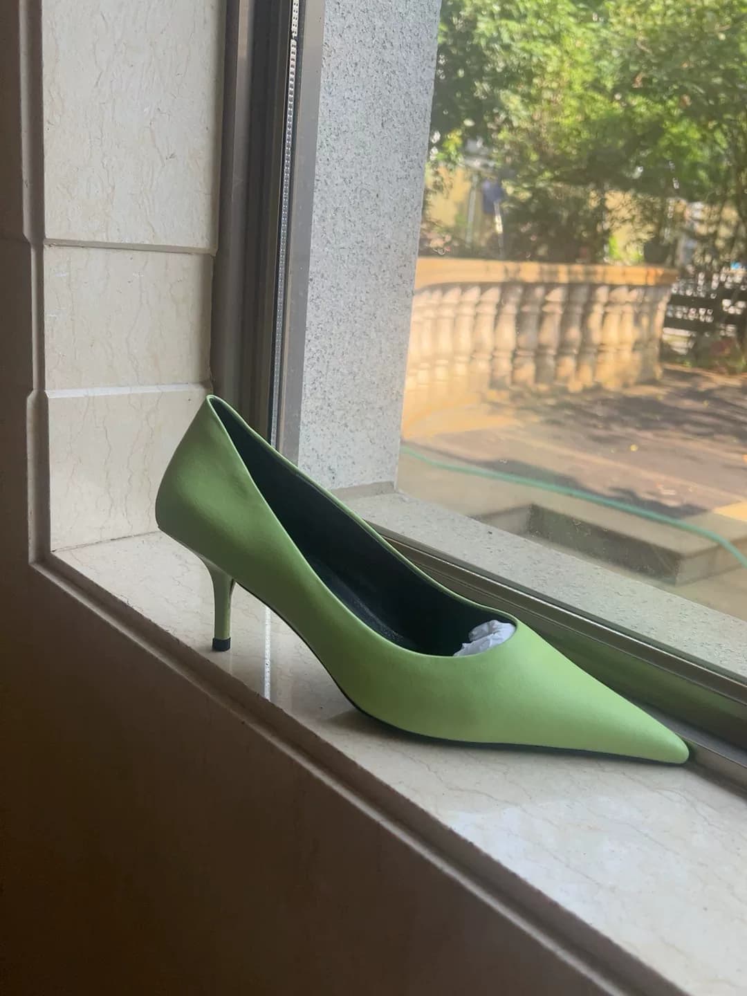 Balenciaga продемонстрировала каблук особой формы