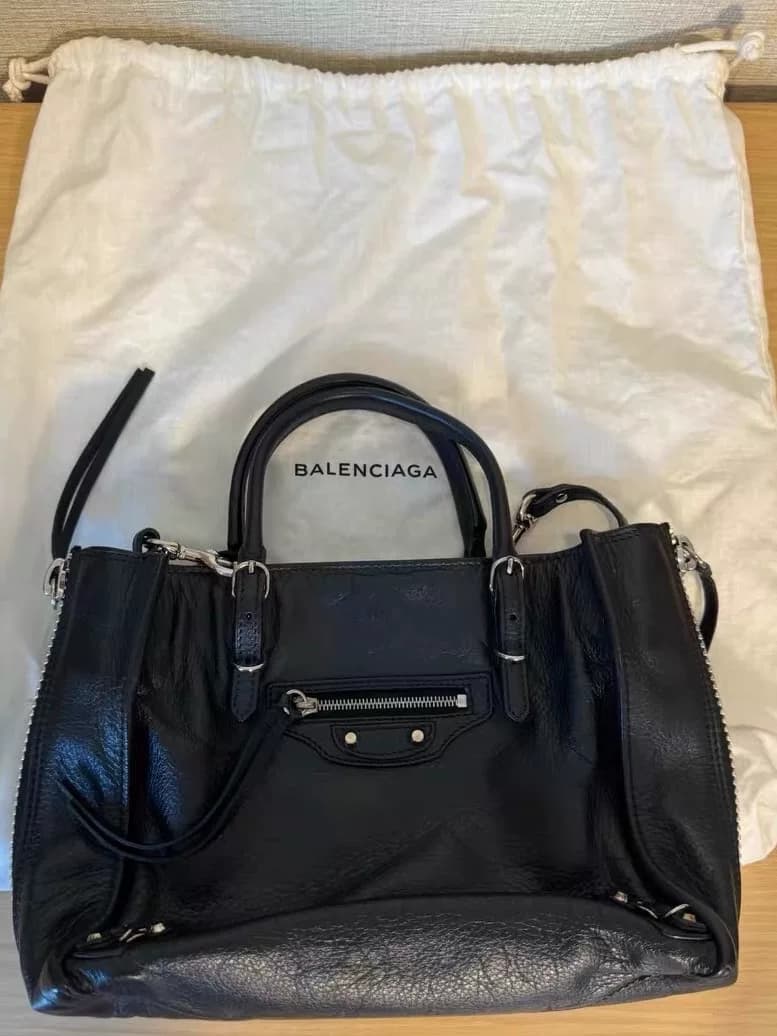 Balenciaga Папье-папье BALENCIAGA формата а4 mini hand