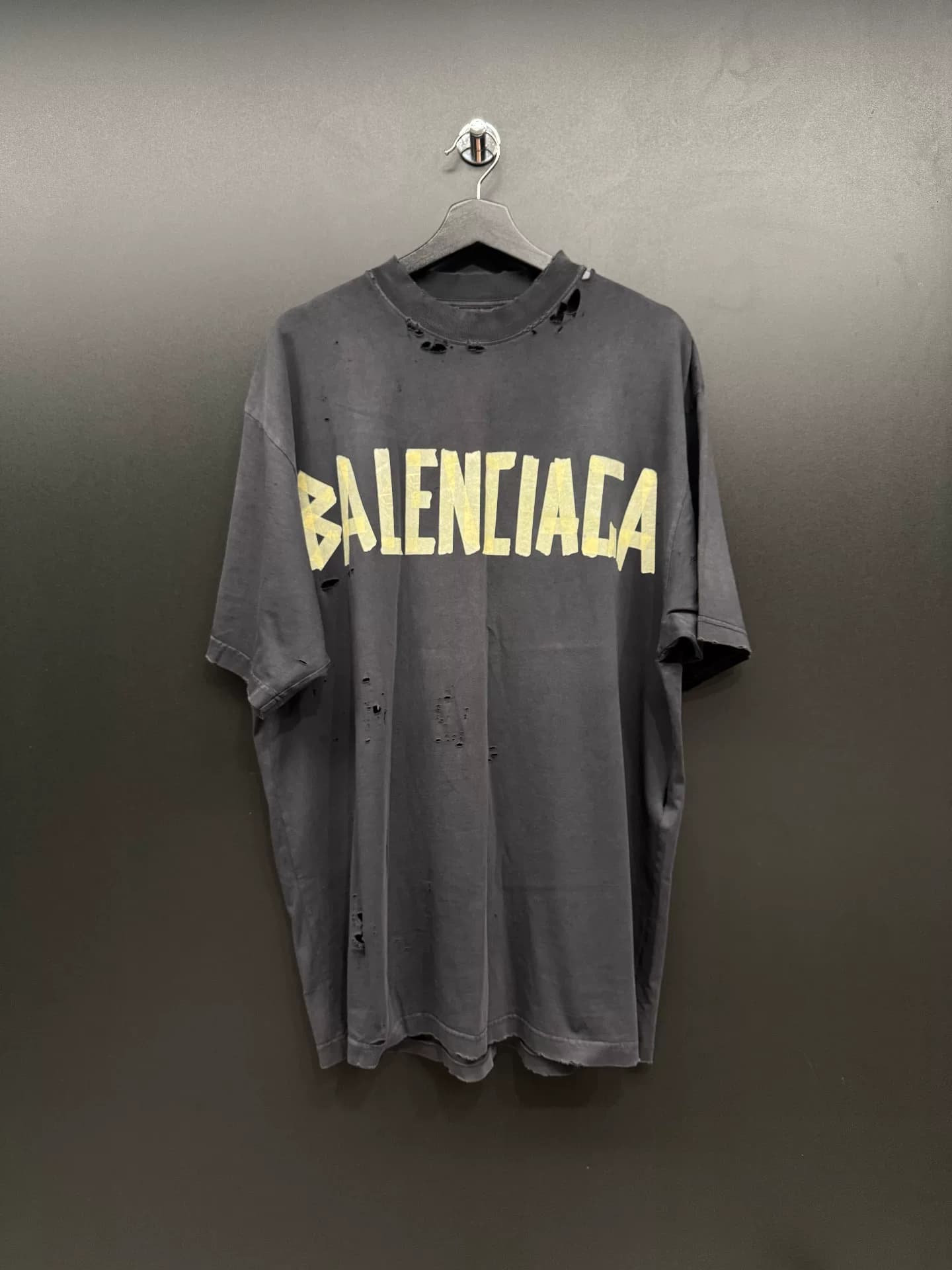 Футболка с короткими рукавами Balenciaga Balenciaga tape masking paper sticker с логотипом Balenciaga