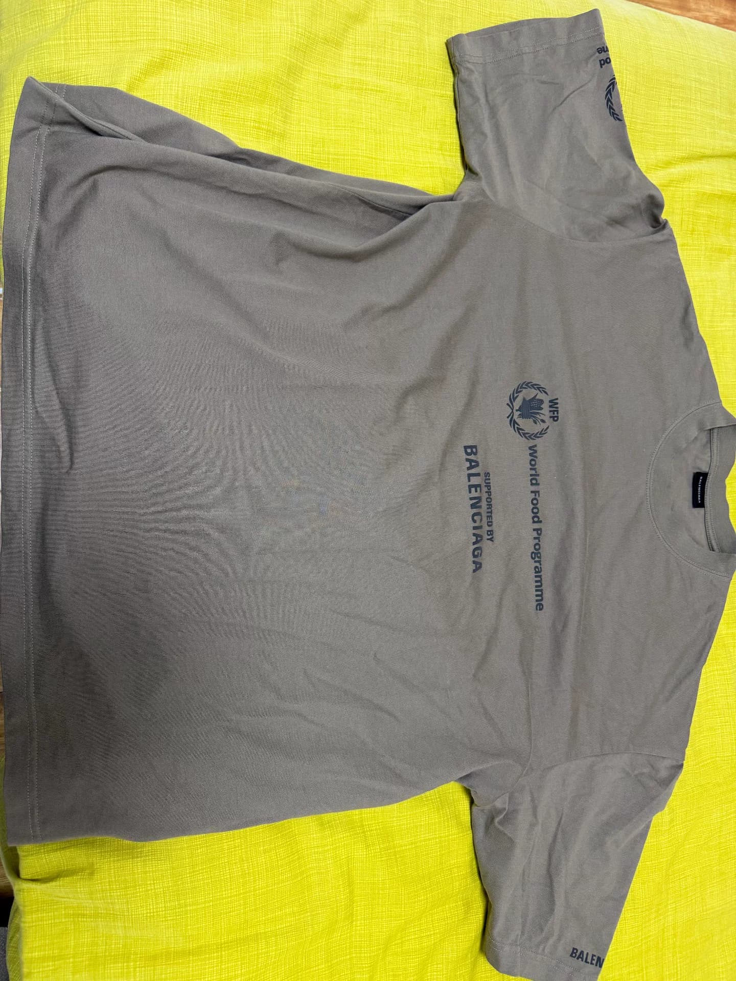 Футболка Balenciaga Balenciaga x WFP joint с коротким рукавом, цвет хаки
