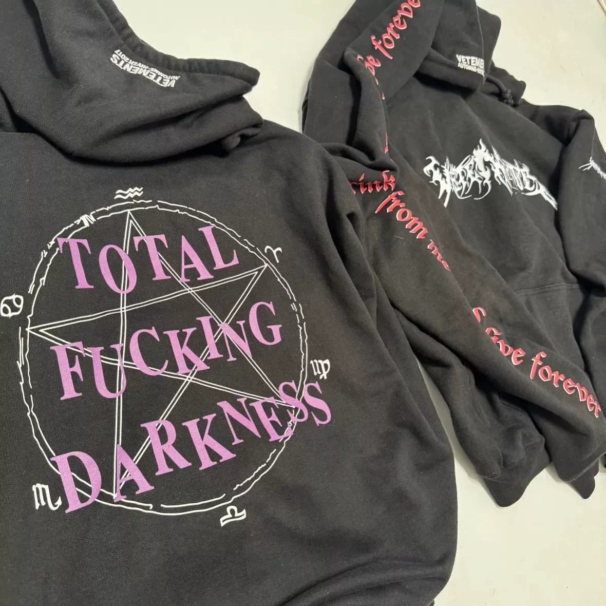 Почти новый свитер с пятиконечной звездой от Lingdu VETEMENTS