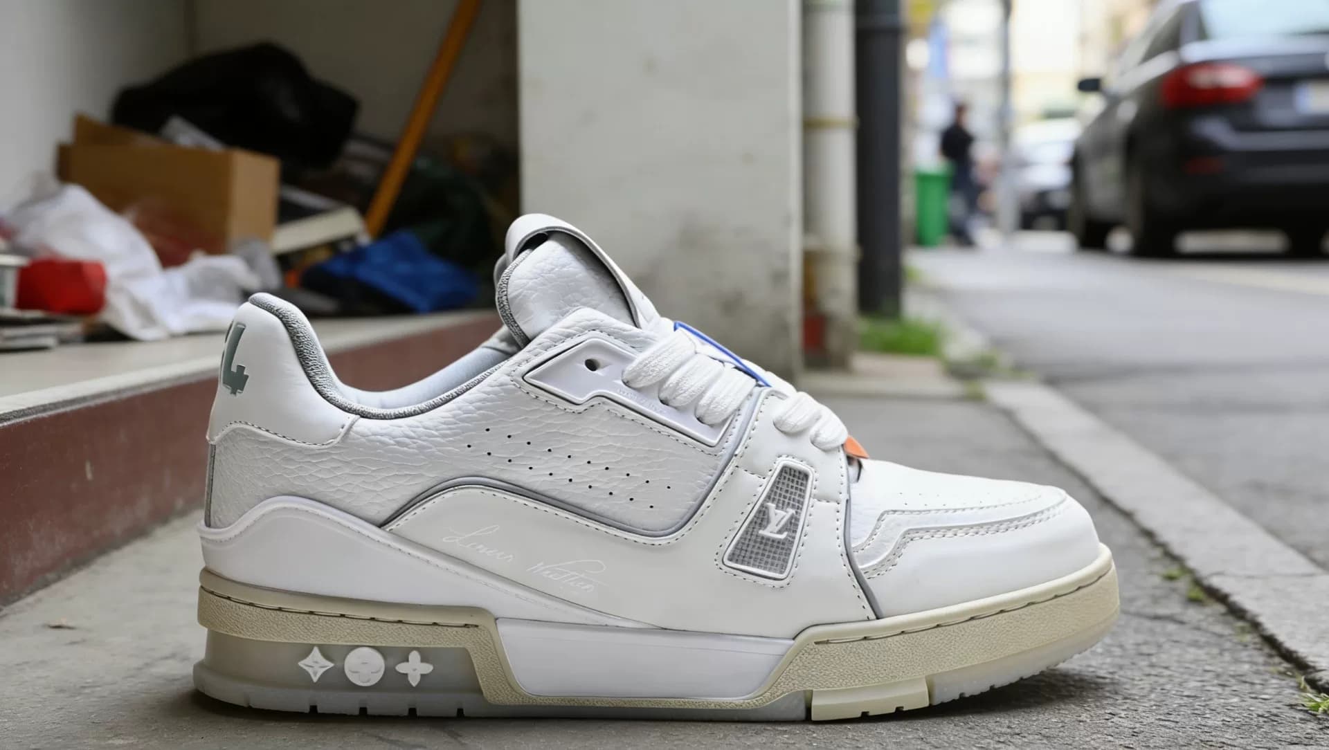 Кроссовки Louis Vuitton Trainer из белого цемента, совершенно новые