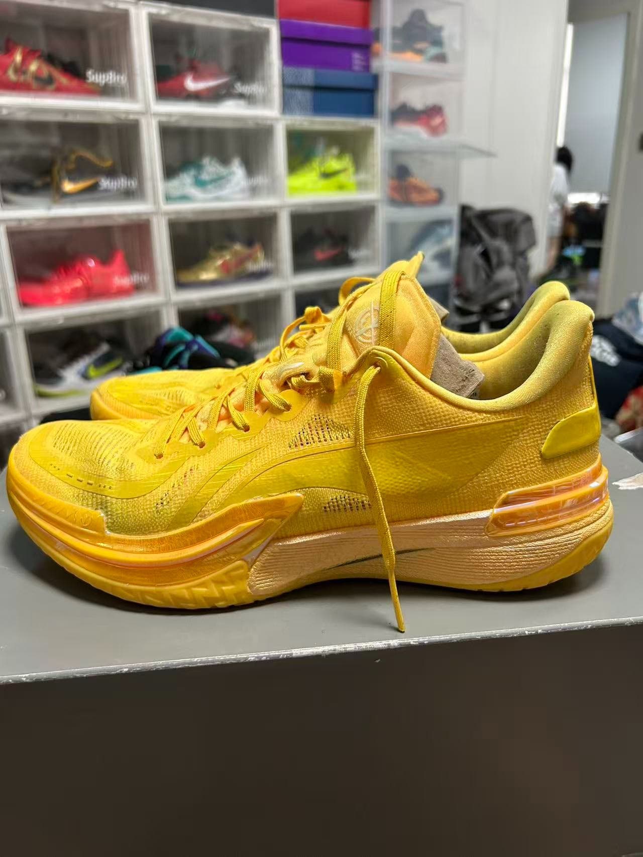Li Ning Gamma 1 желтый 43,5 Цвет очень хорош без оригинальной коробки