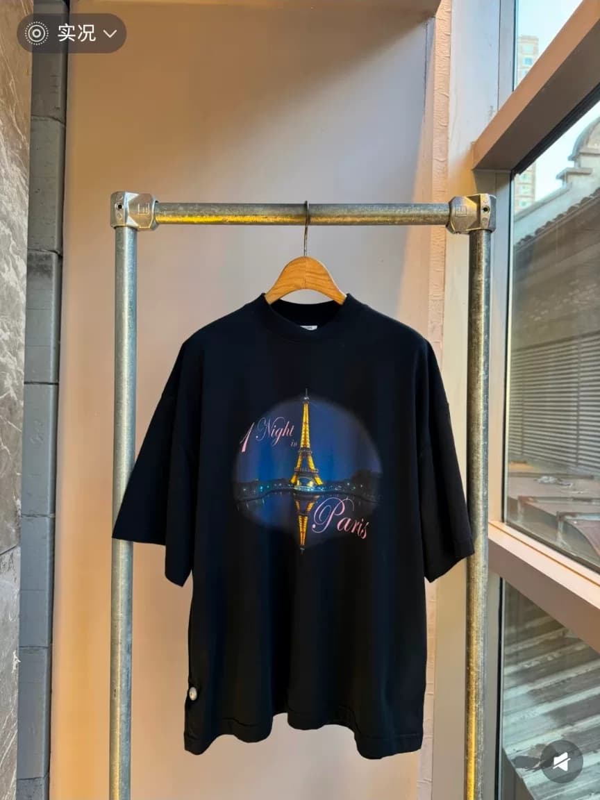 новая летняя футболка vetements 2025 в Париже