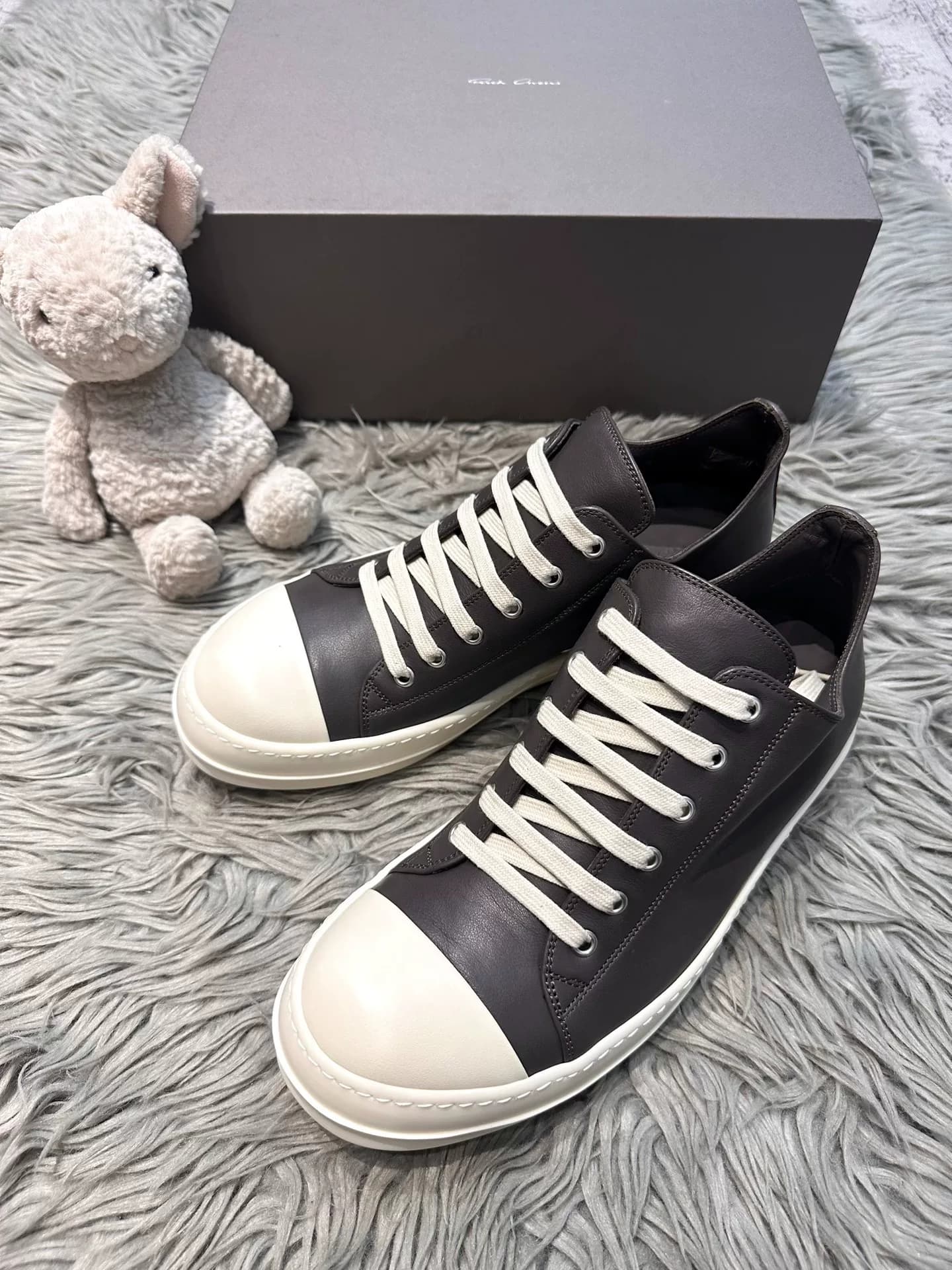 RickOwens ro main line 26fw - новая темно-коричневая модель из воловьей кожи с глубоким вырезом big Kuang