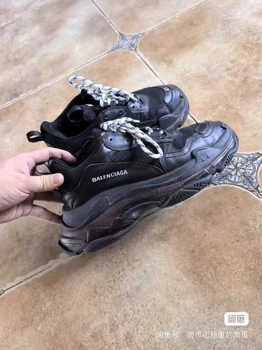Совсем новые, совсем новые, совсем новые туфли Balenciaga daddy, черные, размер 41, я не надевала их несколько раз с тех пор, как купила, цвет такой