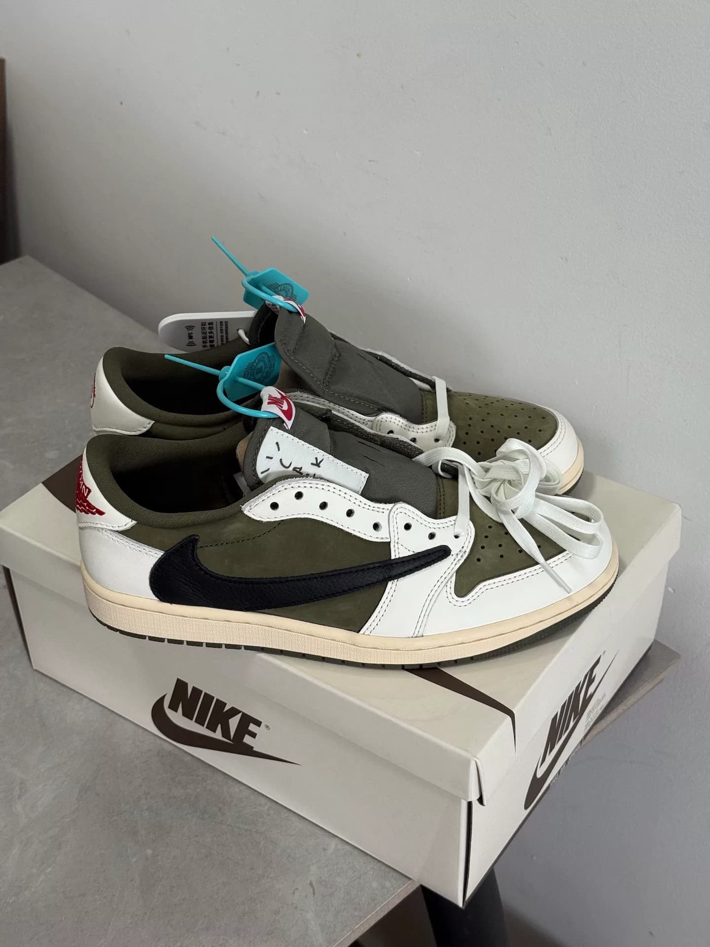 AJ1 с низким вырезом горловины 8.0!