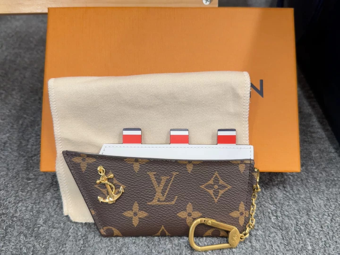 Совершенно новый футляр для ключей от пресбиопии LV, коричневый дизайн лодки, украшение в виде золотого якоря