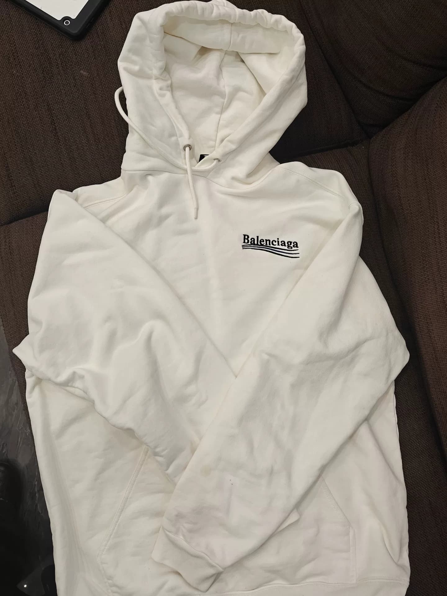 Белый свитер с капюшоном от Balenciaga