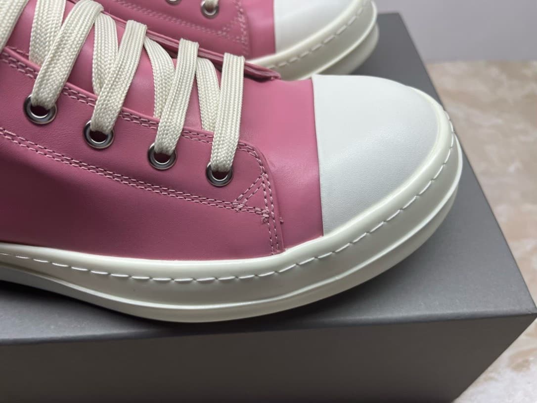 Эксклюзивные модели из розовой кожи с глубоким вырезом от RICK OWEN main line, оригинальная молочная основа, пользуются популярностью на рынке