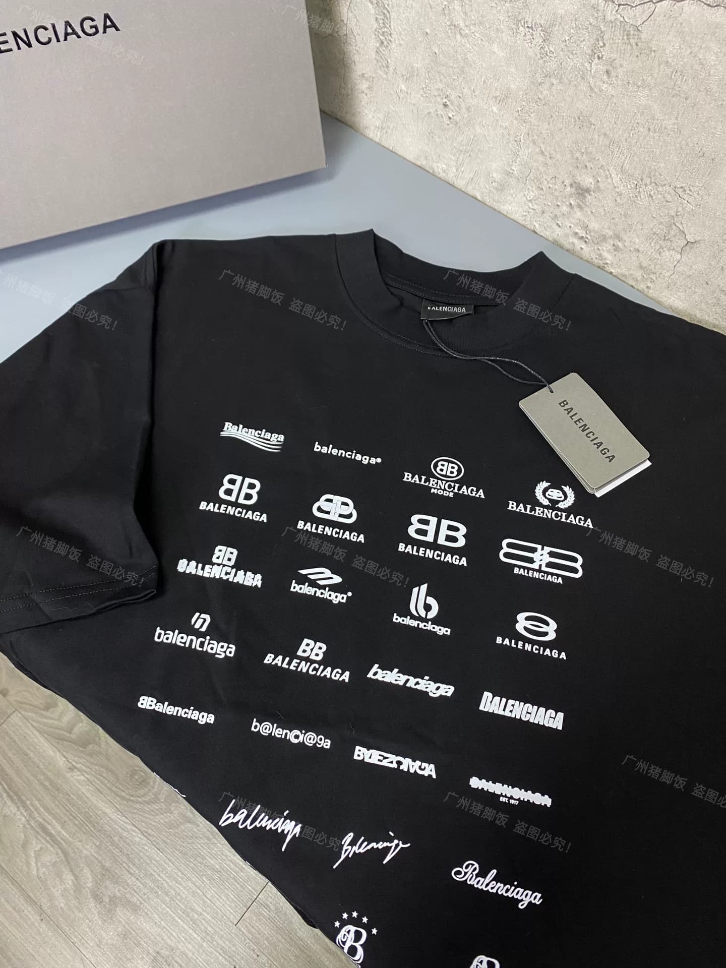 Потеряйте деньги, чтобы очистить Balenciaga Balenciaga classic с полной печатью и логотипом на коротком рукаве