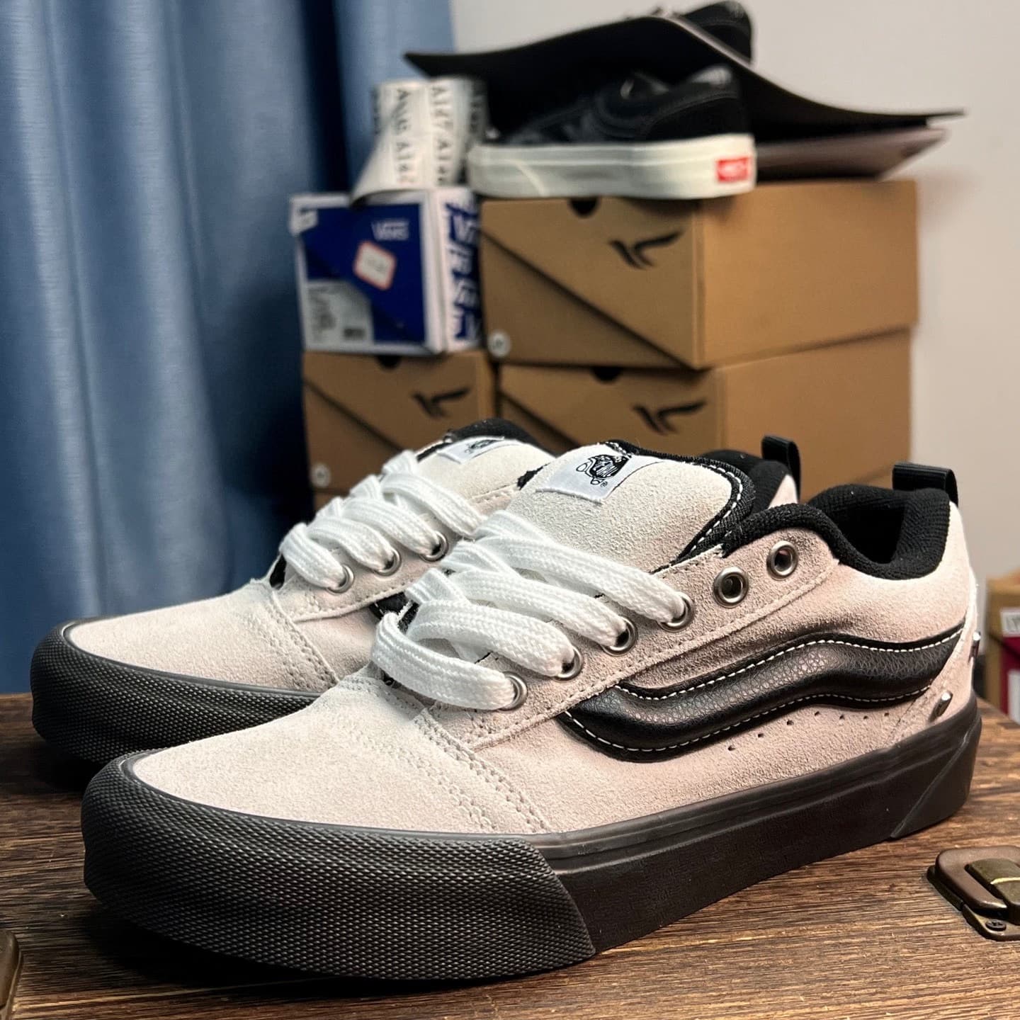 Черно-белые плетеные хлебные туфли Vans kun skool