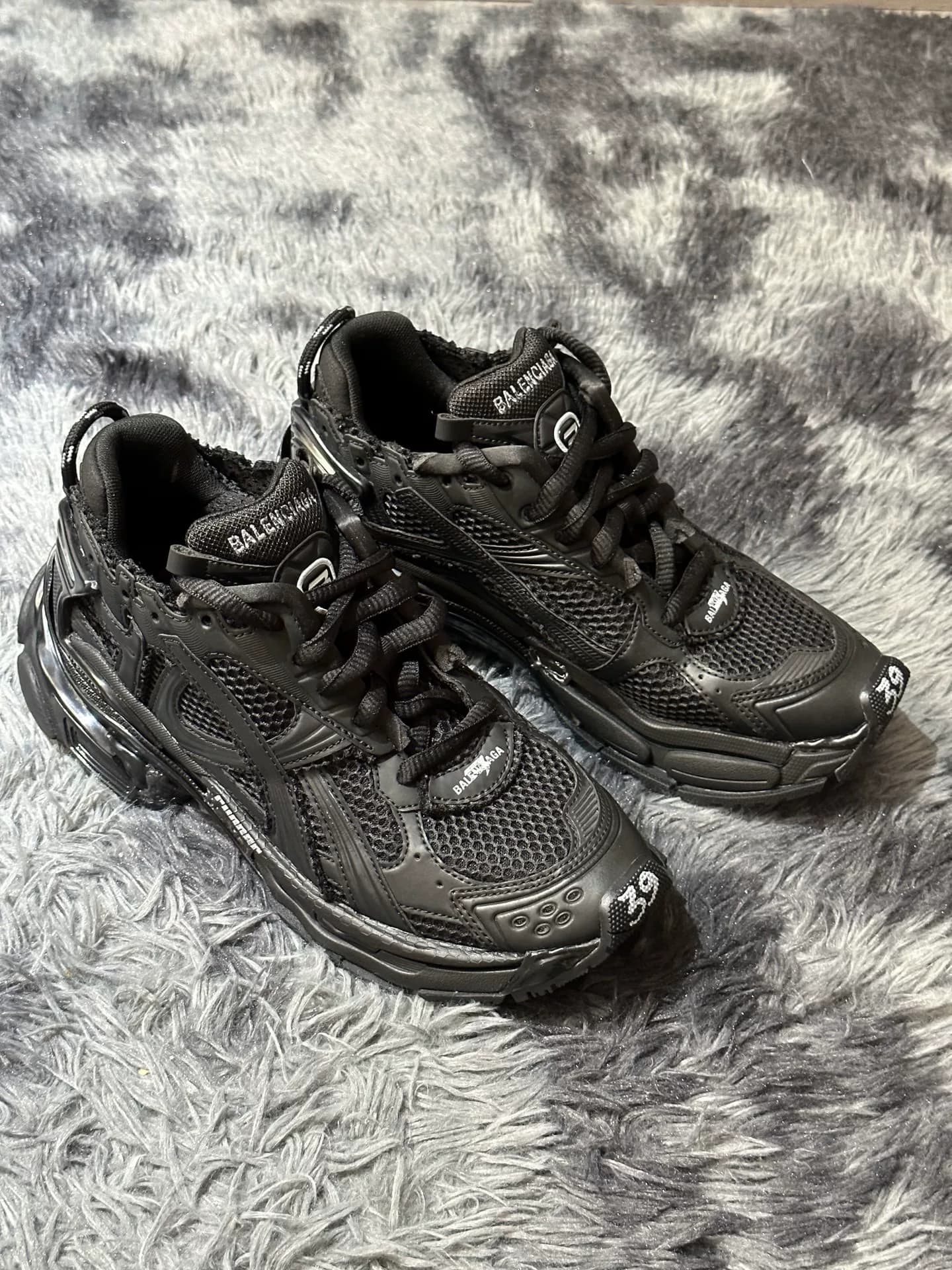 Кожа для бегунов Balenciaga Balenciaga