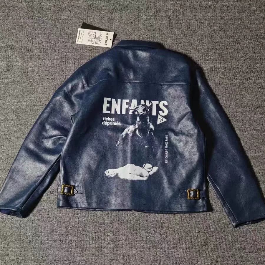 В отличие от специального предложения, представленного на рынке, куртка erd blue bull leather из двухслойной овечьей кожи имеет хорошую текстуру и св…