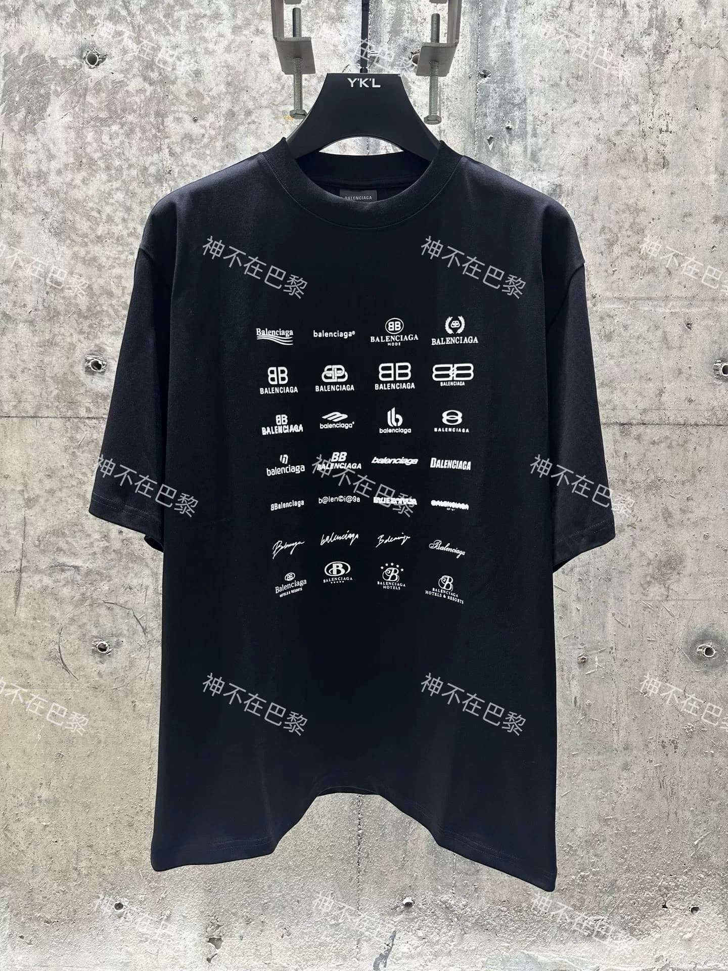 Футболка с принтом Balenciaga full collection с логотипом Balenciaga в высоком разрешении и короткими рукавами