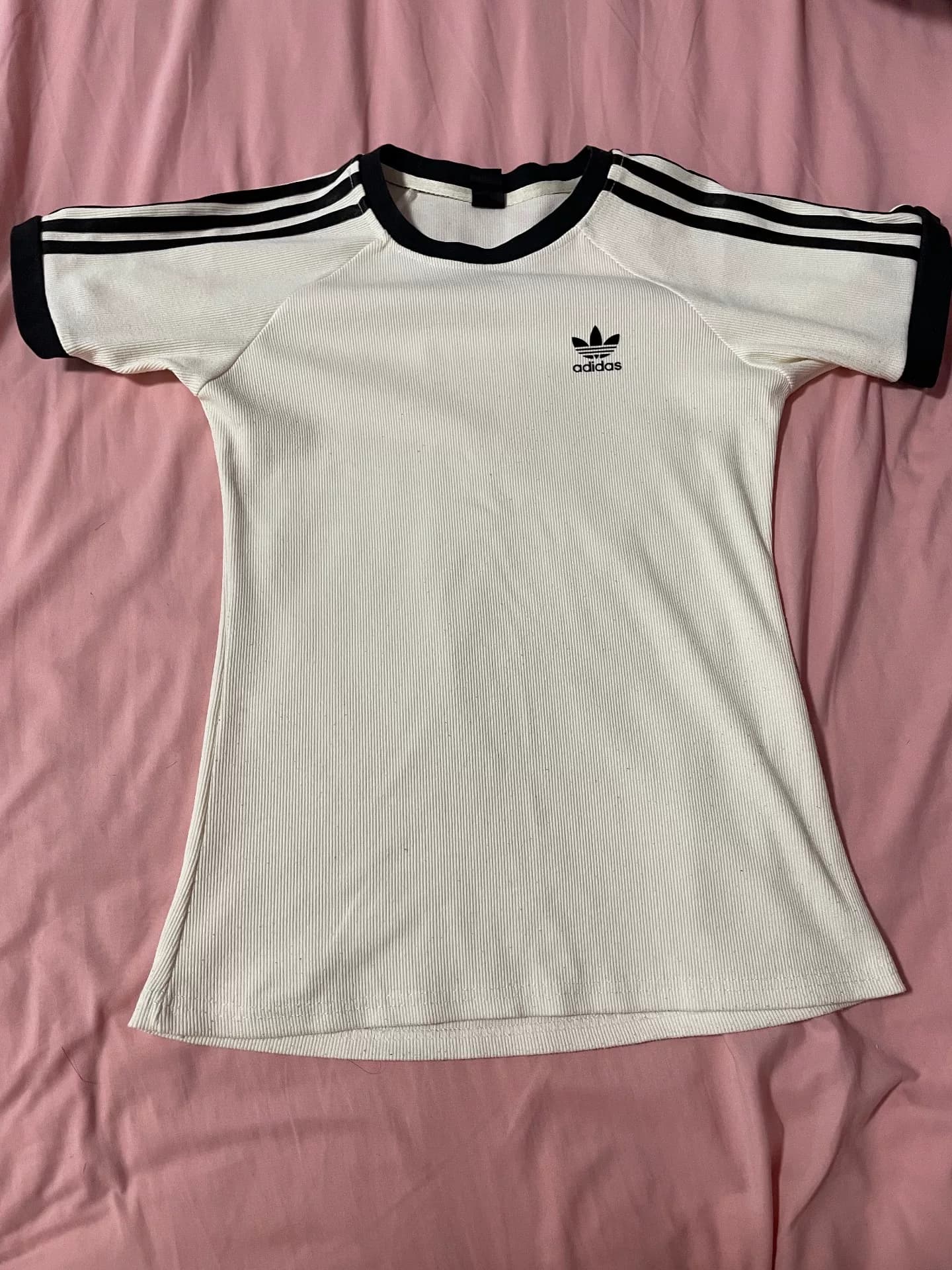 футболка adidas clover с короткими рукавами (имитация) грязно-белого цвета |почти новая|✅L-код очень
