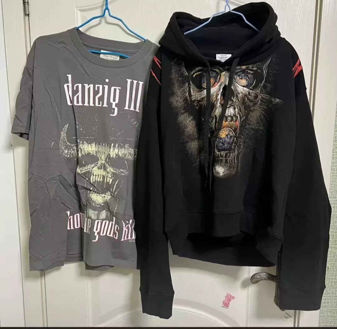 Свитер с гримасой шеф-повара Vetements