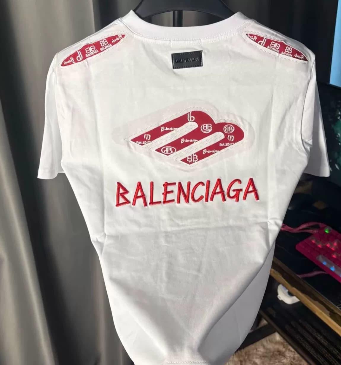 Белая хлопковая футболка свободного кроя в стиле Balenciaga с короткими рукавами свободного кроя как для мужчин, так и для женщин