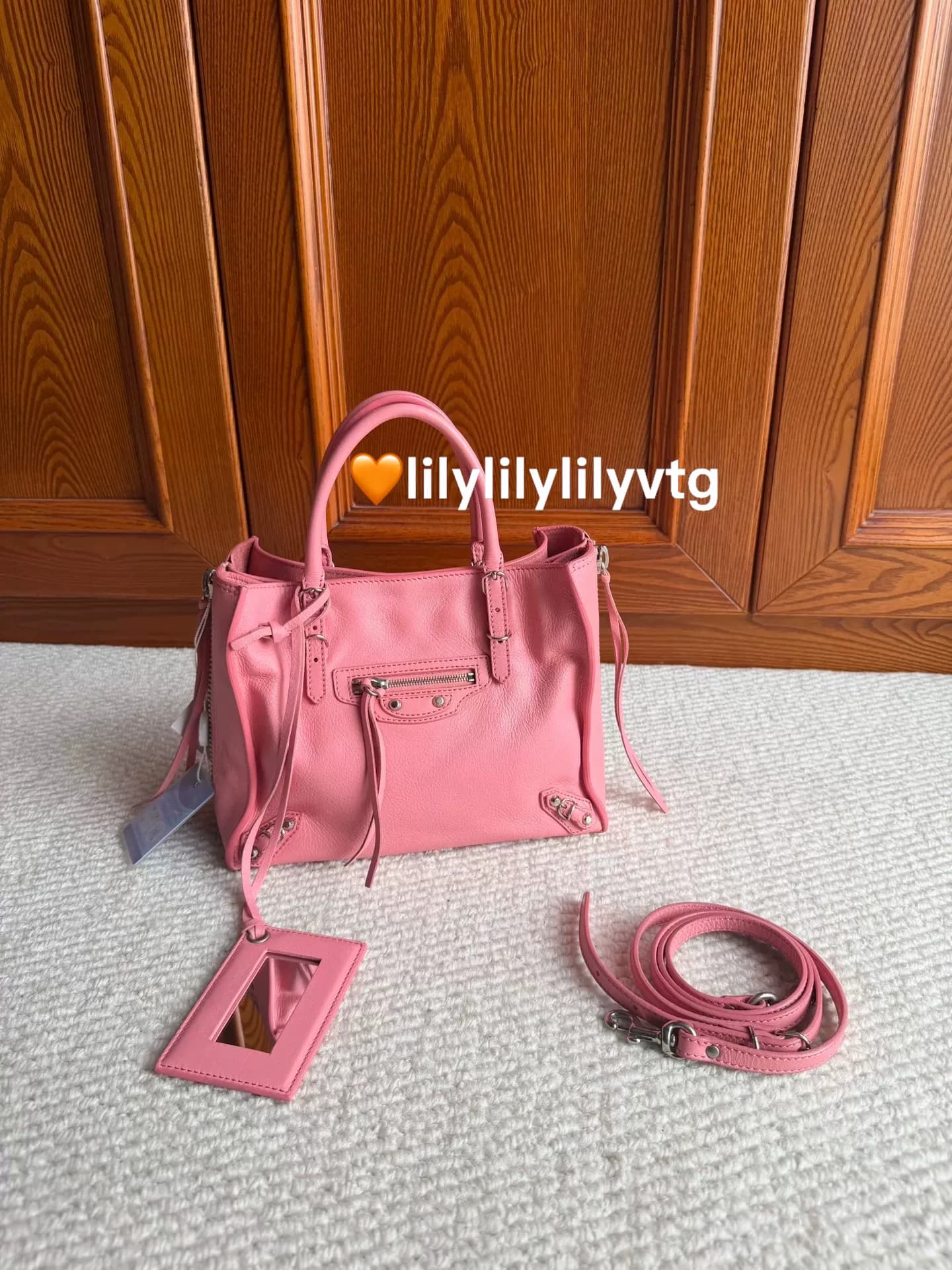 Мотоциклетная сумка Balenciaga из розового папье-маше mini