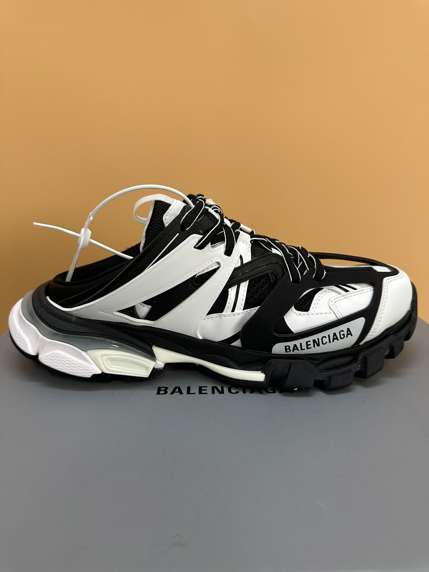 Спортивная кожа Balenciaga от Balenciaga