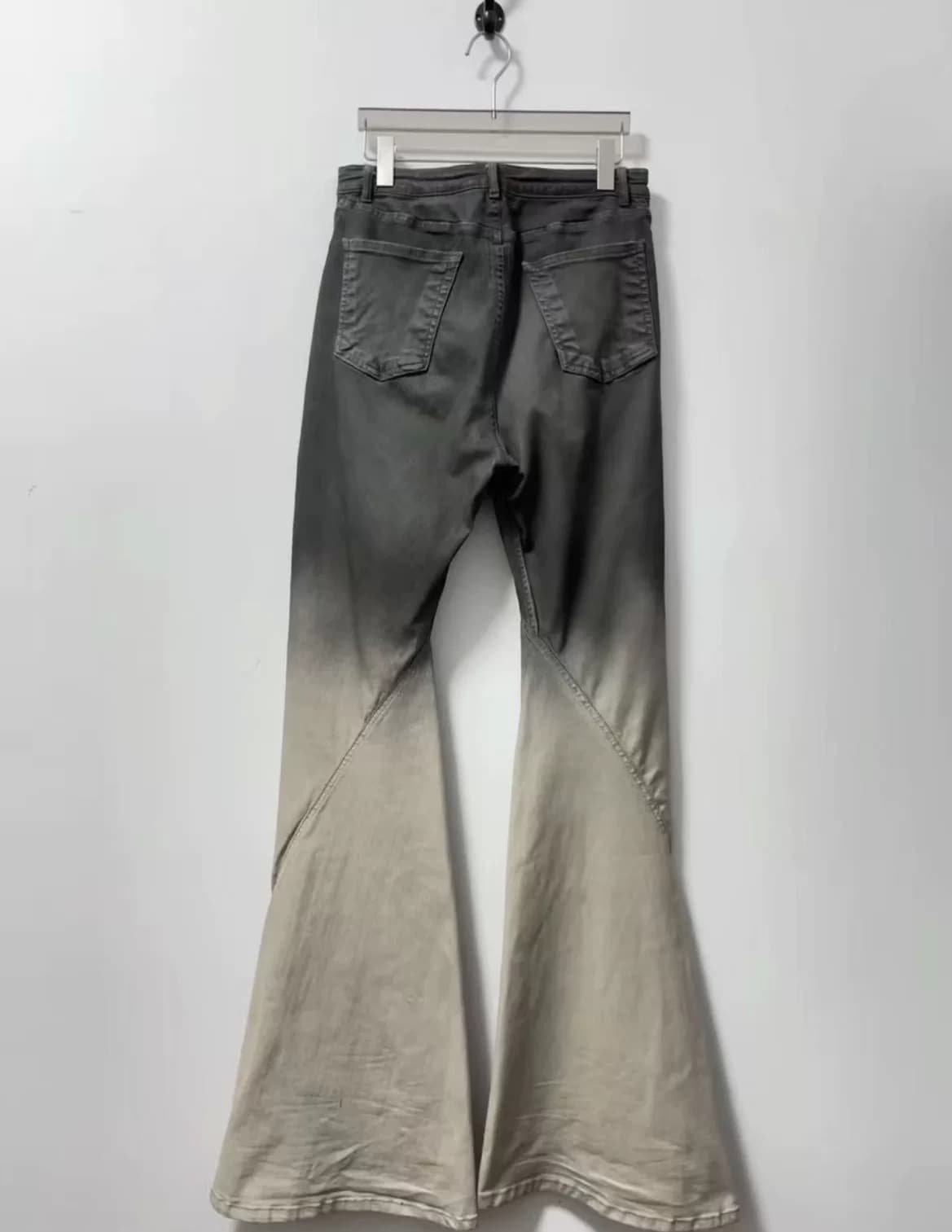 98 новая основная линейка Rick Owens демонстрирует черно-белый градиентный Бутсу