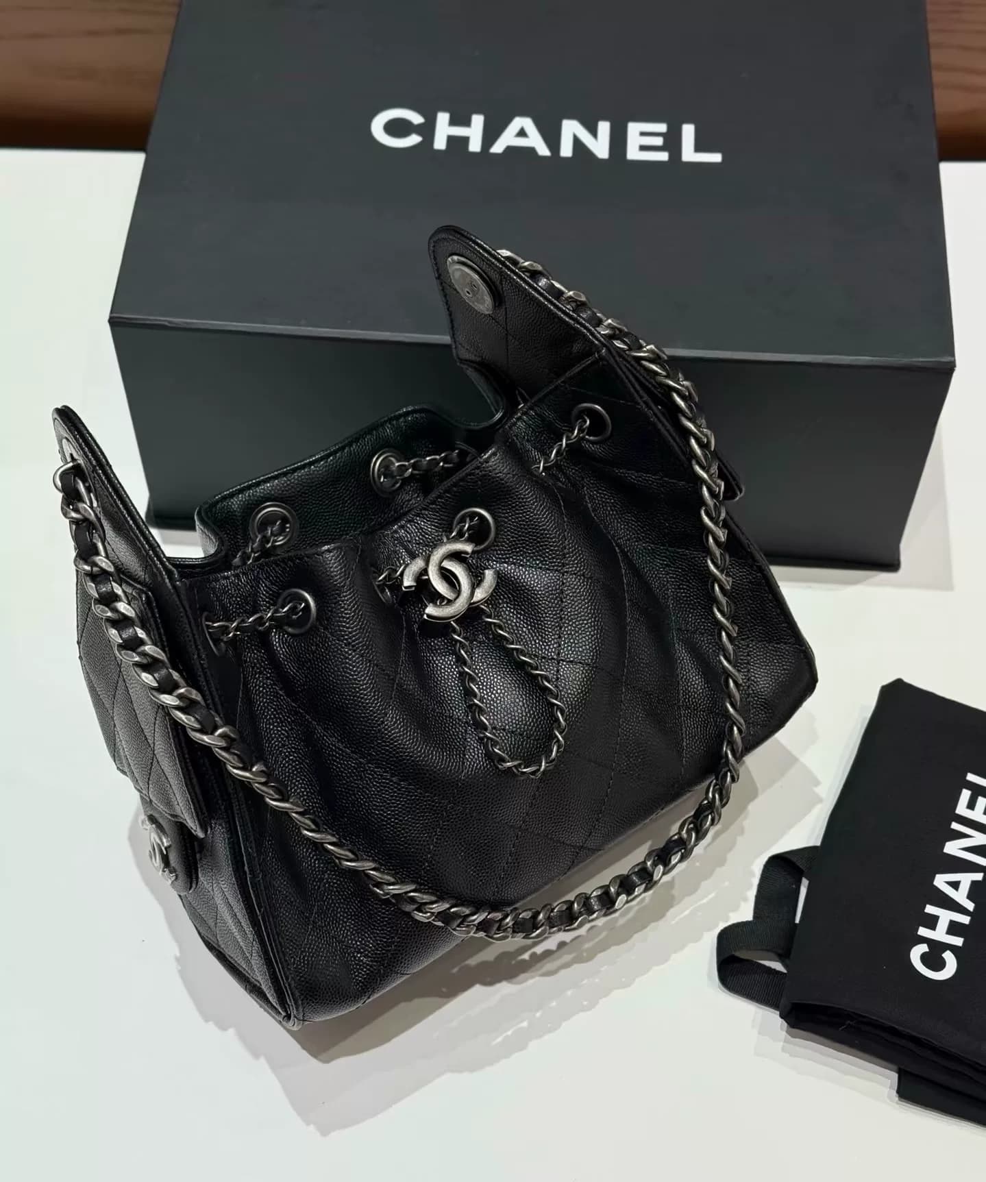 Совершенно новая сумка Chanel 25bag classic black gold bucket, классическая модель double C