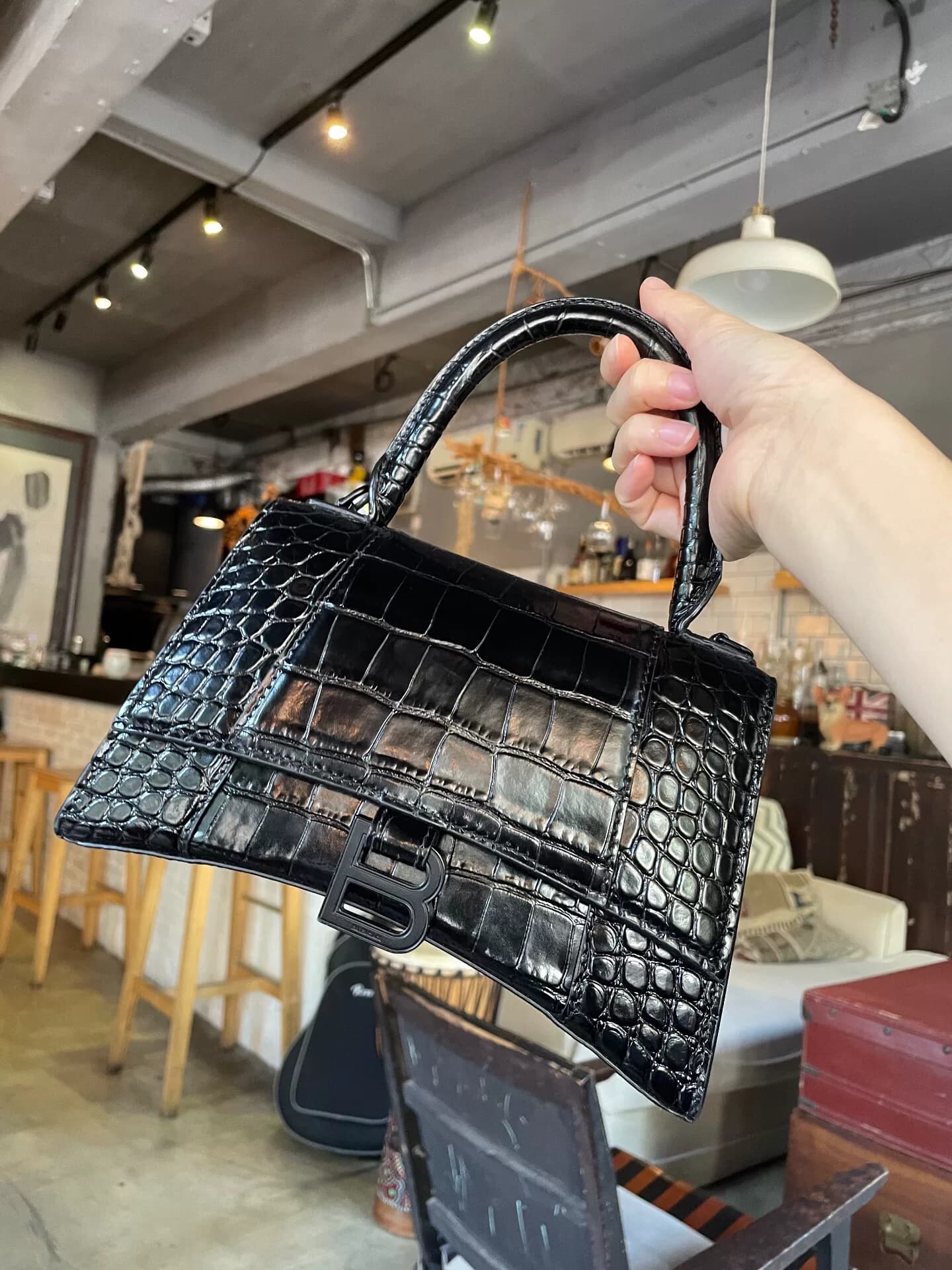 Натуральная французская сумка Balenciaga в виде песочных часов