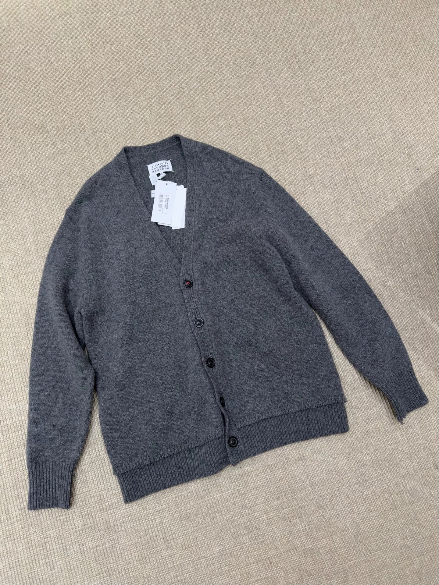 Серый кардиган Maison margiela из натуральной кожи