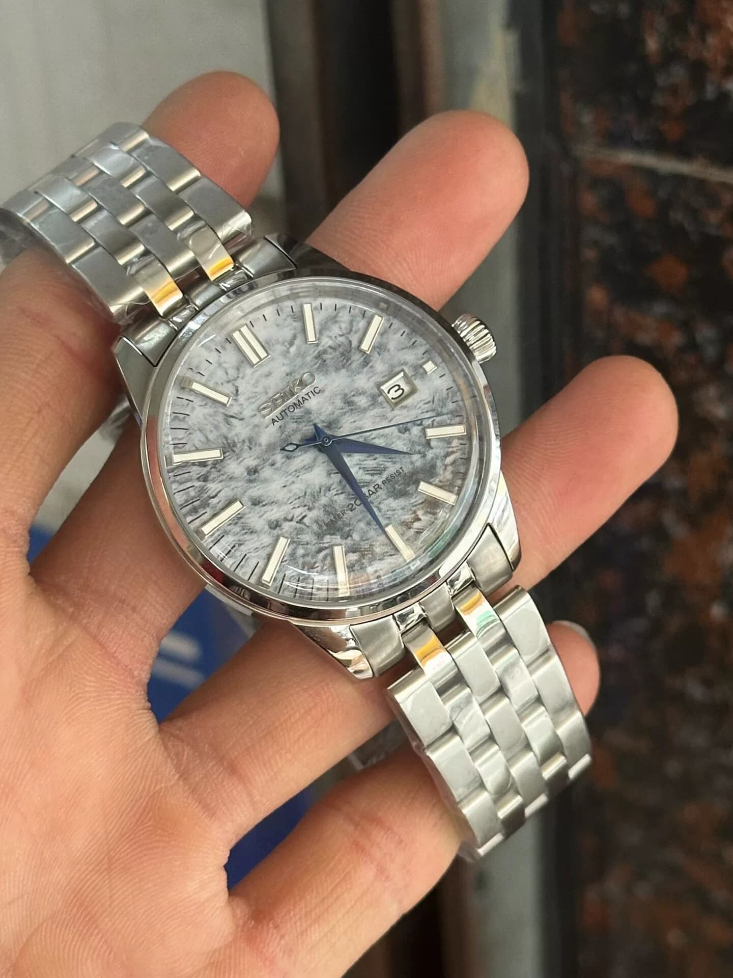 Механические часы Seiko с автоподзаводом, чернильный стиль, неповторимый шарм.Водонепроницаемость 200 метров, оснащен 4R3
