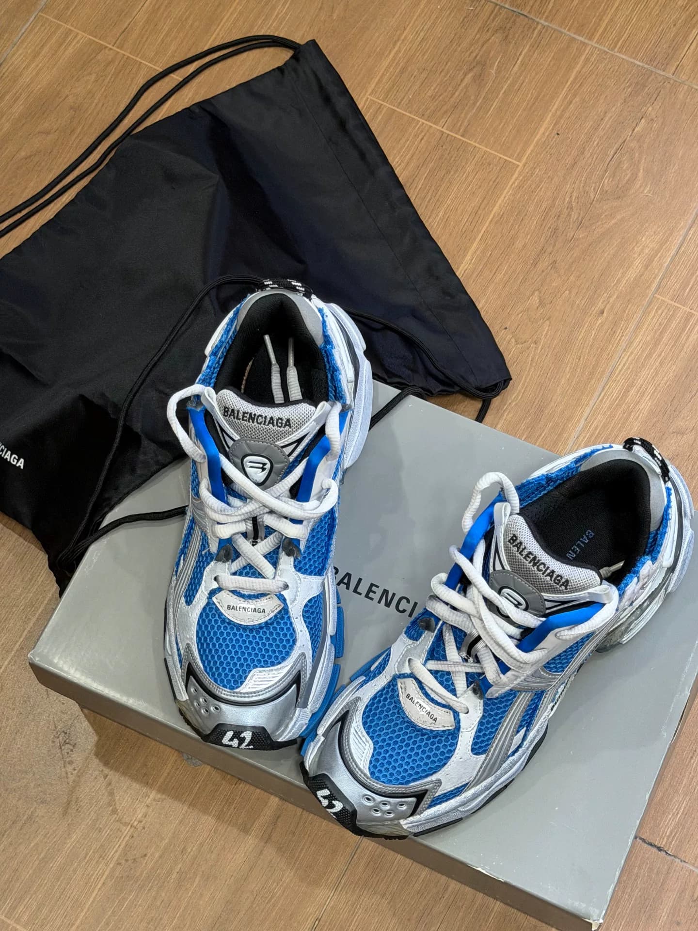Кроссовки Balenciaga 42-го размера в бело-голубой гамме