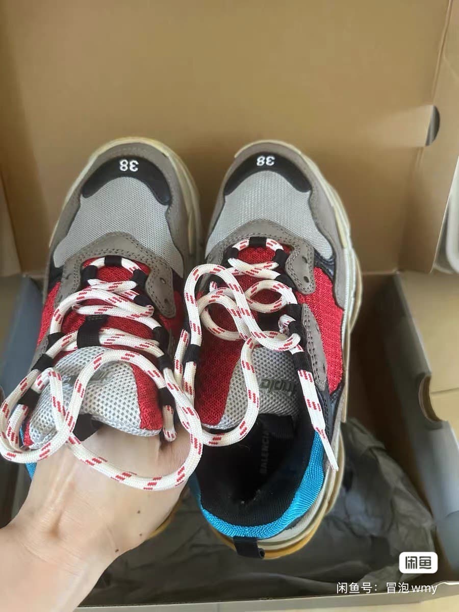 Обувь Balenciaga Balenciaga, подходящая по цвету к ботинкам daddy, размер 38, физические объекты очень новые и