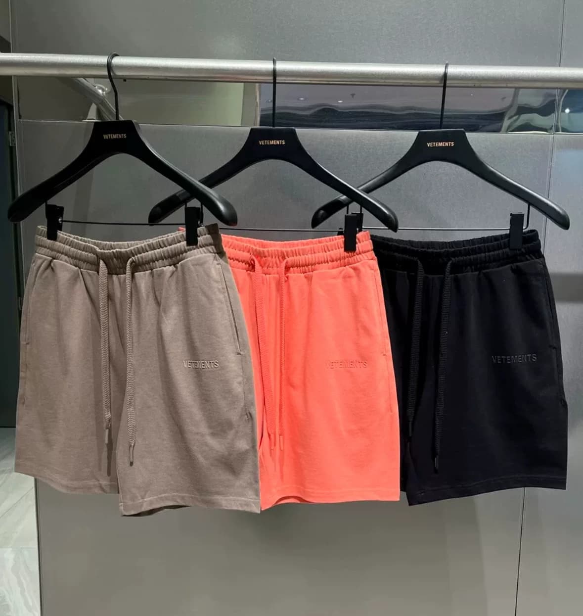 Милые шорты VETEMENTS